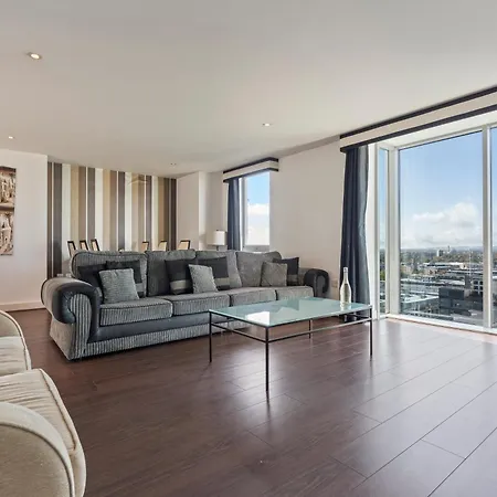 Ultra Luxury! View In Centre!! * Birmingham