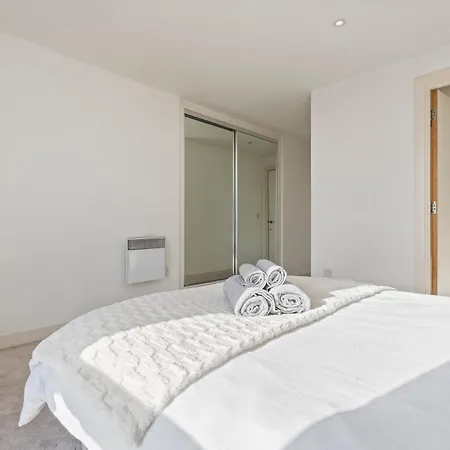 Ultra Luxury! View In Centre!! *