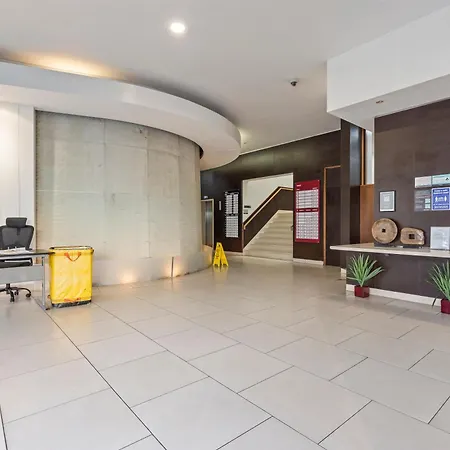 Ultra Luxury! View In Centre!! * Birmingham